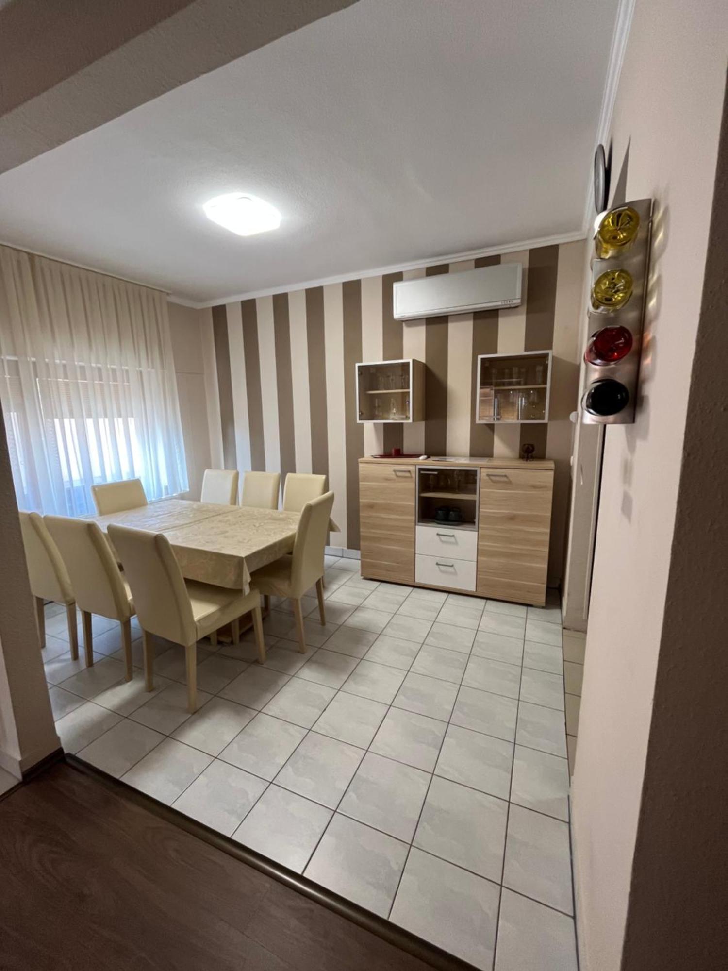 Vass Bor Vendeghaz Apartment Kiskoros Exterior photo