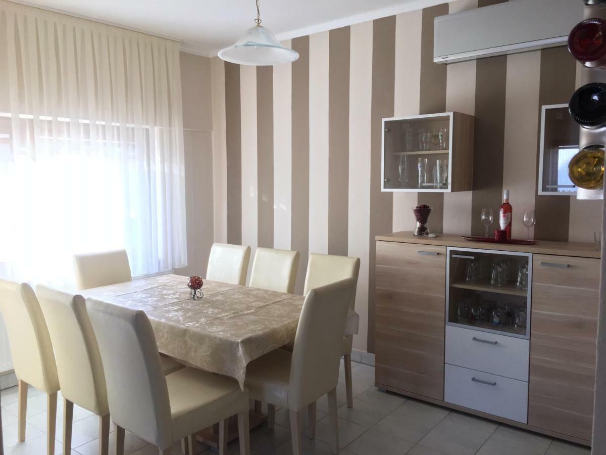 Vass Bor Vendeghaz Apartment Kiskoros Exterior photo